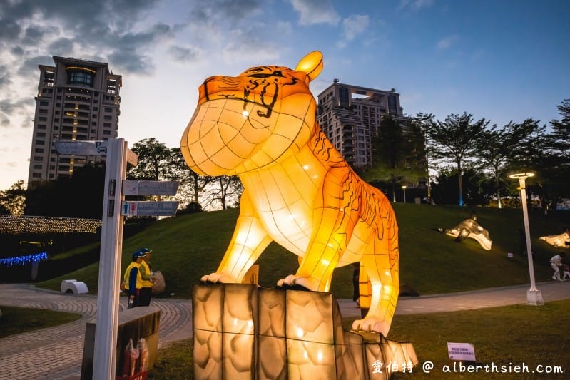 2020台灣燈會（台中文心森林公園童趣樂園戽斗動物花燈超可愛）