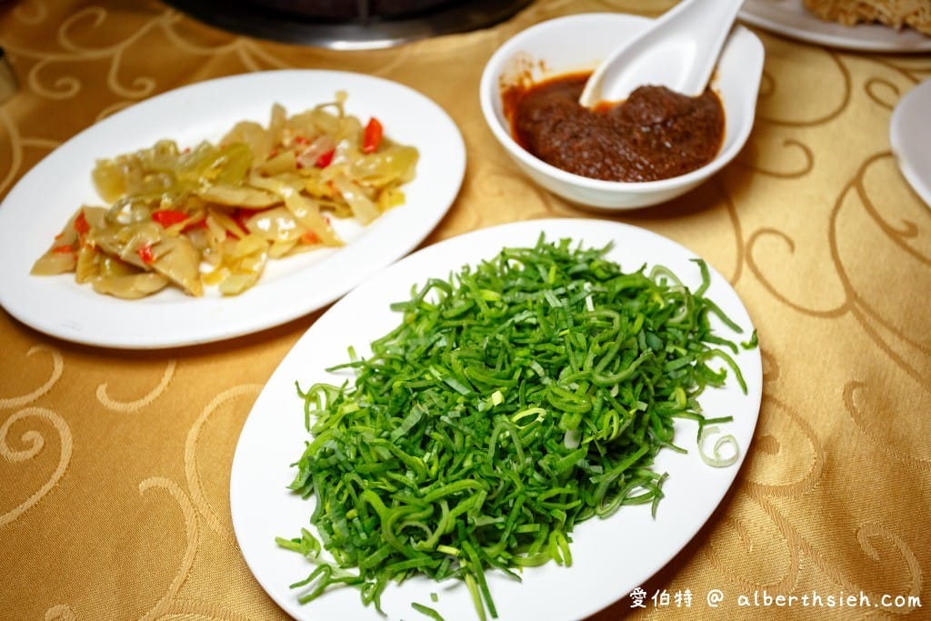 桃園平鎮鎮記麻辣火鍋(延平店)｜麻而不辣，鴨血入味好吃
