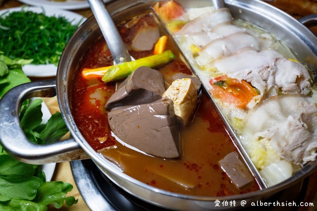 桃園平鎮鎮記麻辣火鍋(延平店)｜麻而不辣，鴨血入味好吃