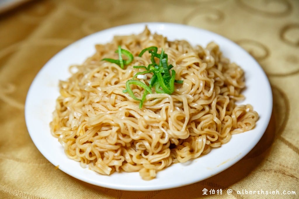 桃園平鎮鎮記麻辣火鍋(延平店)｜麻而不辣，鴨血入味好吃