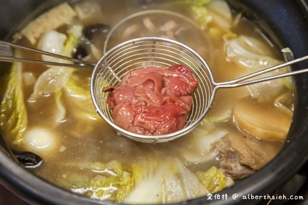 嘉義補冬美食．霸味薑母鴨友愛店（湯頭美味的炭火火鍋暖胃又暖身）