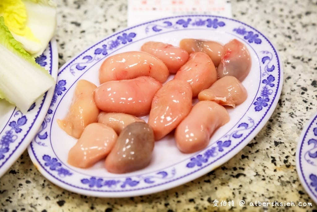 嘉義補冬美食．霸味薑母鴨友愛店（湯頭美味的炭火火鍋暖胃又暖身）
