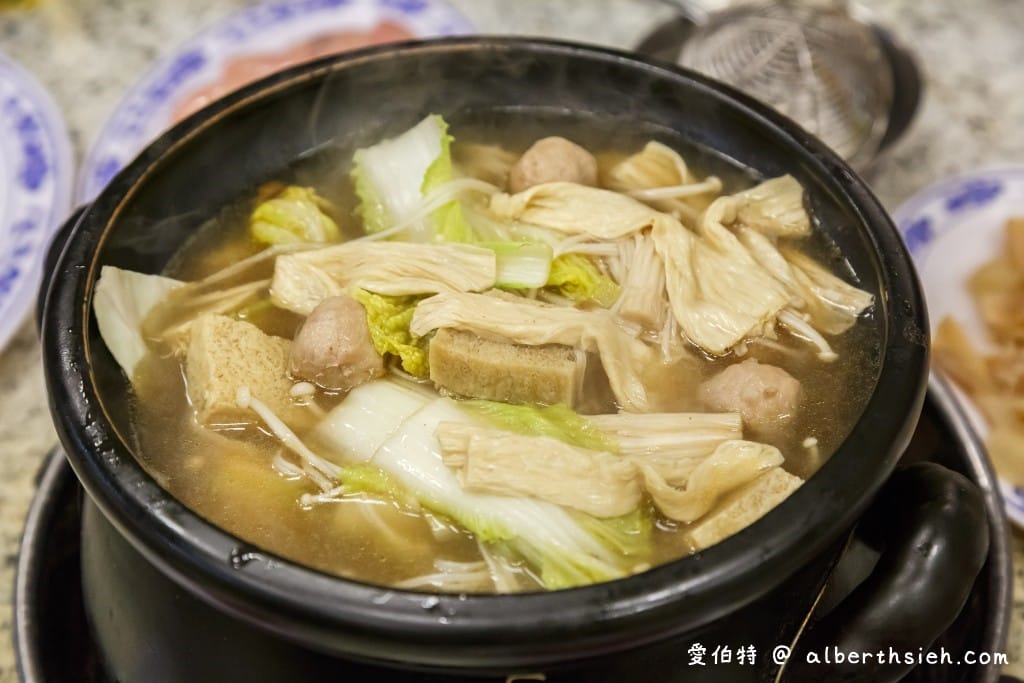 嘉義補冬美食．霸味薑母鴨友愛店（湯頭美味的炭火火鍋暖胃又暖身）