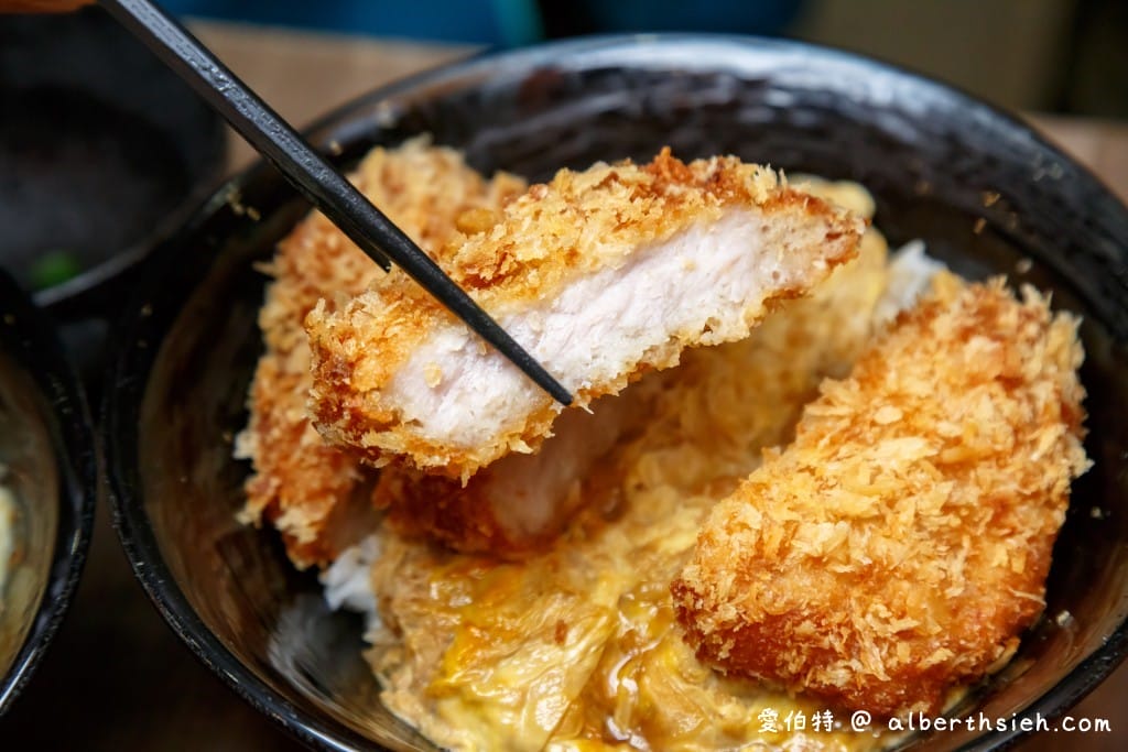 桃園藝文特區美食．新丼（23種創意丼飯任你選，飯跟味噌湯讓你吃到飽超大心）