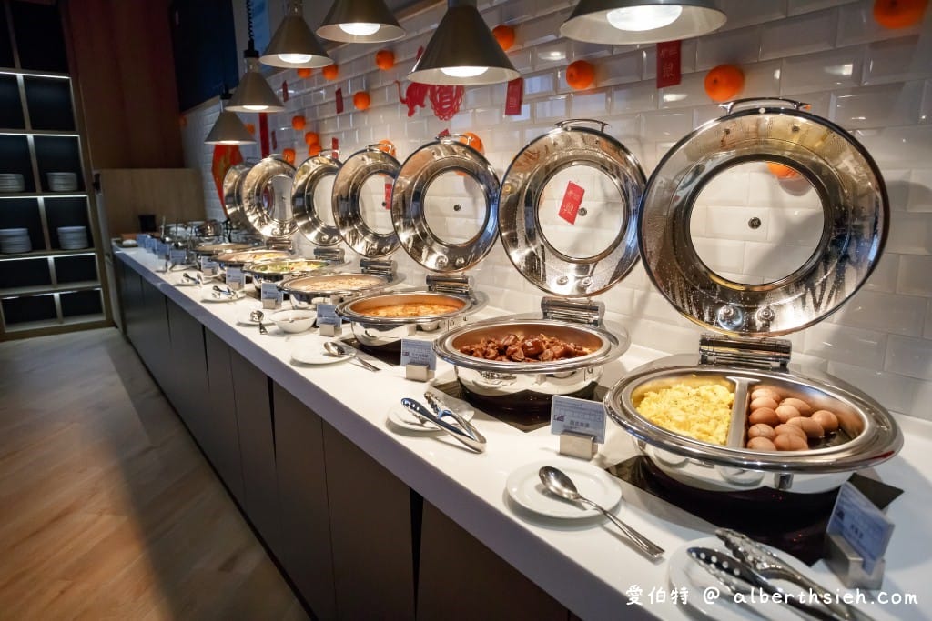 嘉義飯店住宿推薦．嘉義智選假日酒店（火車站200公尺，房間寬敞裝潢簡約有質感）