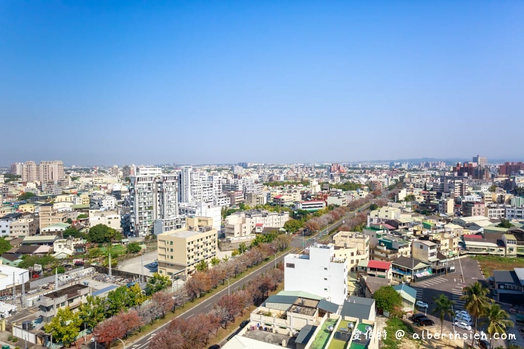 嘉義飯店住宿推薦．嘉義智選假日酒店（火車站200公尺，房間寬敞裝潢簡約有質感）
