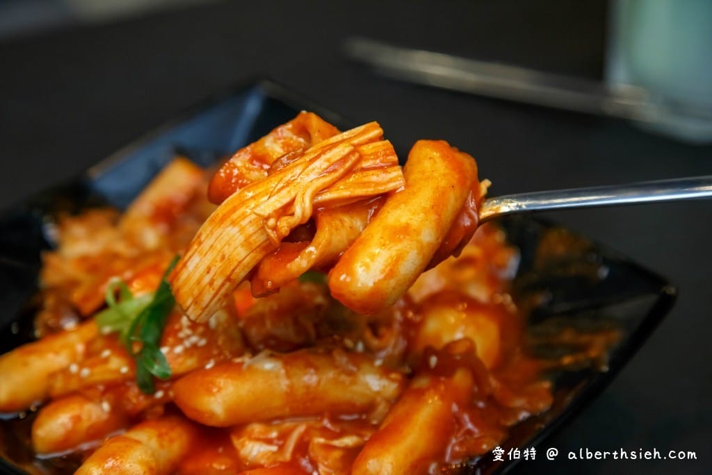 桃園藝文特區美食．朋月栻 의미找含意-韓式特色餐酒館（價錢平實搭配環境氛圍超讚）