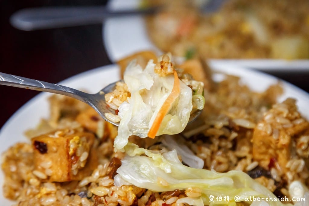 台中后里美食．火少爺專業炒飯（使用臭豆腐皮蛋米血組成的臺灣地獄炒飯超有創意）