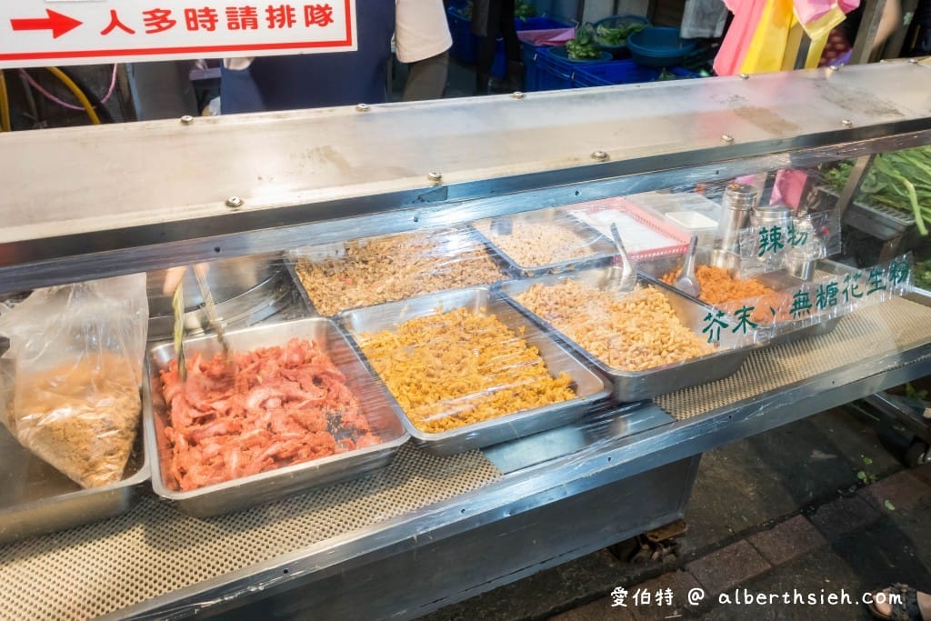桃園八德市場美食．大肥媽現做潤餅（皮Q餡美蛋酥超酥脆好吃）