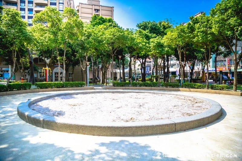 桃園同安親子公園（藝文特區旁有攀爬網溜滑梯/海盜船溜滑梯/沙坑/尿布盪鞦韆）