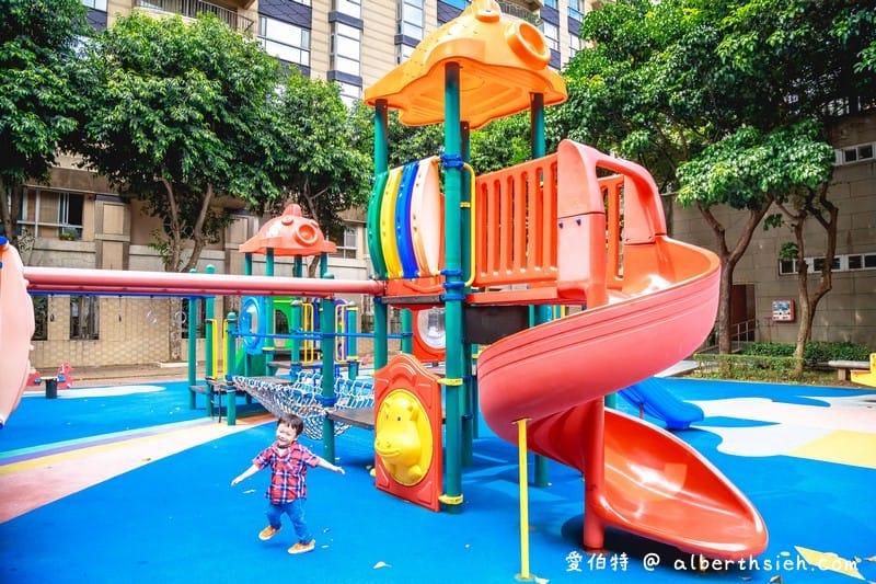 桃園同安親子公園（藝文特區旁有攀爬網溜滑梯/海盜船溜滑梯/沙坑/尿布盪鞦韆）