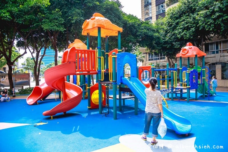 桃園同安親子公園（藝文特區旁有攀爬網溜滑梯/海盜船溜滑梯/沙坑/尿布盪鞦韆）