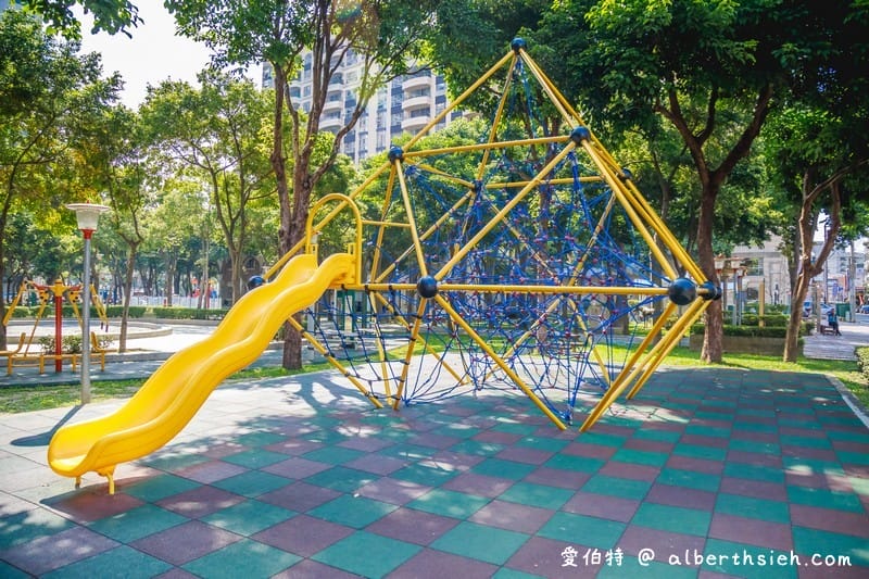 桃園同安親子公園（藝文特區旁有攀爬網溜滑梯/海盜船溜滑梯/沙坑/尿布盪鞦韆）