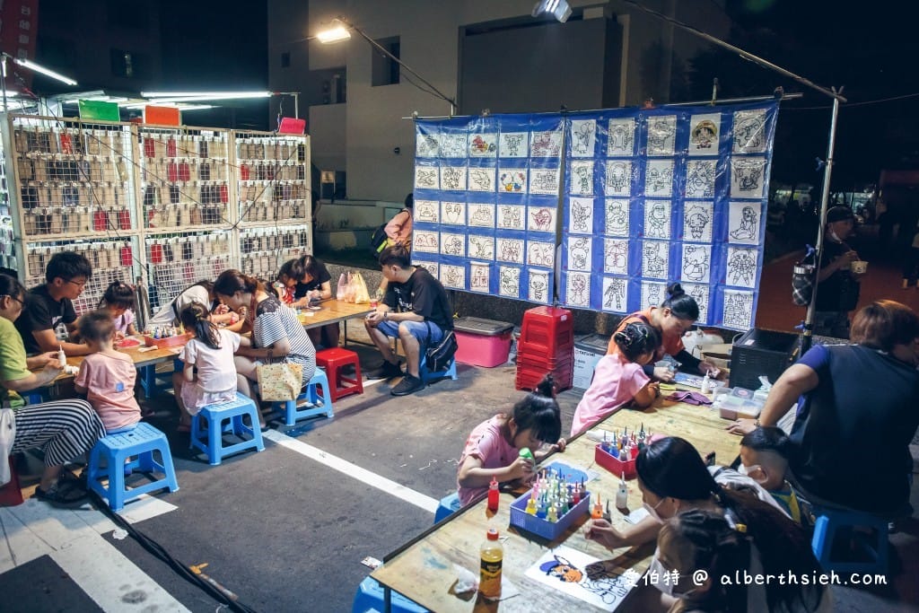 龍岡忠貞貿東夜市（星期三限定的小夜市，腹地不大但吃喝玩樂通通有）