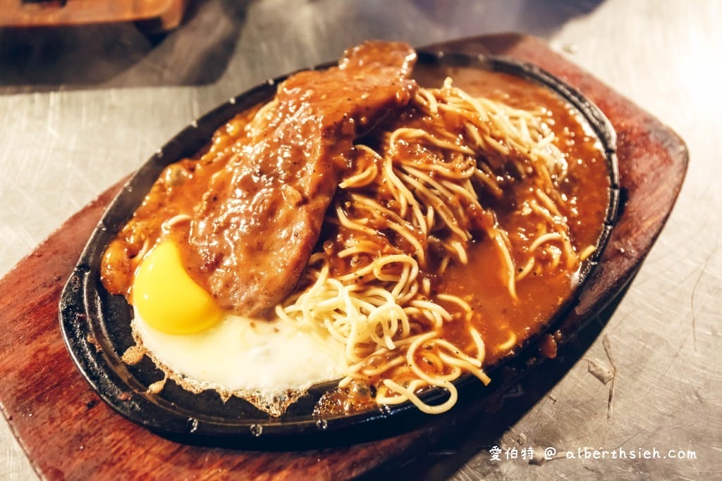 龍岡忠貞貿東夜市（星期三限定的小夜市，腹地不大但吃喝玩樂通通有）