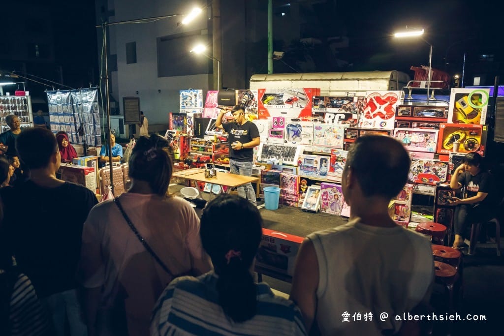 龍岡忠貞貿東夜市（星期三限定的小夜市，腹地不大但吃喝玩樂通通有）