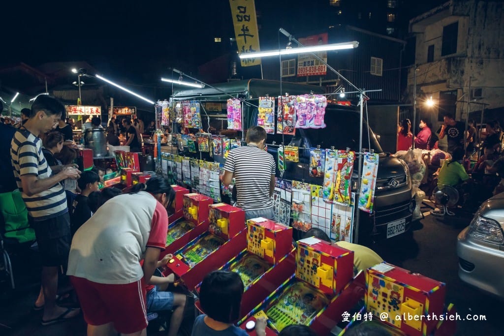 龍岡忠貞貿東夜市（星期三限定的小夜市，腹地不大但吃喝玩樂通通有）