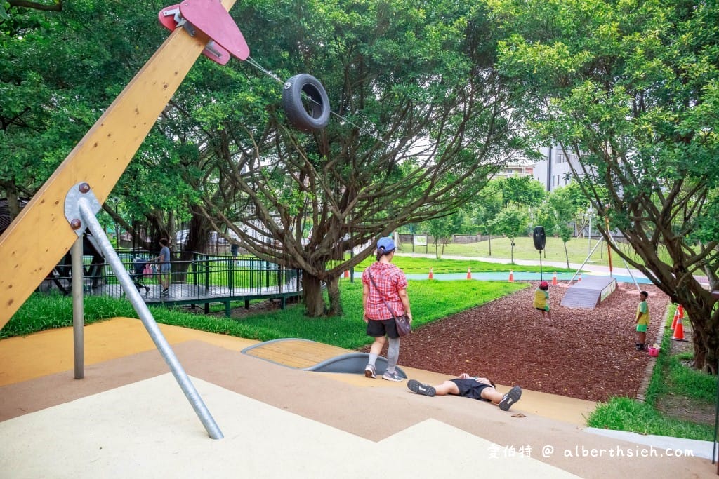 桃園親子景點.大溪埔頂公園共融遊戲場(滾輪溜滑梯/高空滑索/旋轉盤/鳥巢式鞦韆) - 第12張圖 桃園親子景點.大溪埔頂公園共融遊戲場(滾輪溜滑梯/高空滑索/旋轉盤/鳥巢式鞦韆)