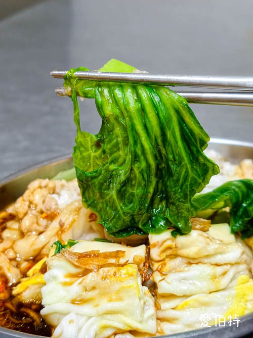 桃園南門市場美食｜南門第一家廣東腸粉，銅板價現蒸腸粉，一份就很飽 @愛伯特