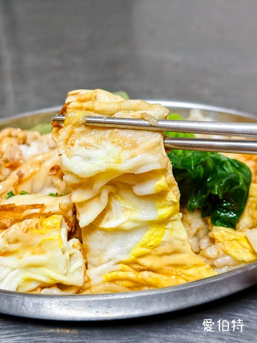 桃園南門市場美食｜南門第一家廣東腸粉，銅板價現蒸腸粉，一份就很飽 @愛伯特