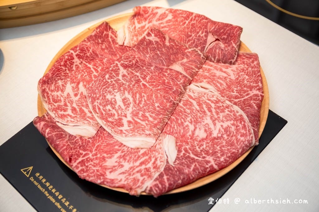 鍋神涮涮鍋中美店．中壢美食（老店進化成文青風火鍋店，環境食材大提升）