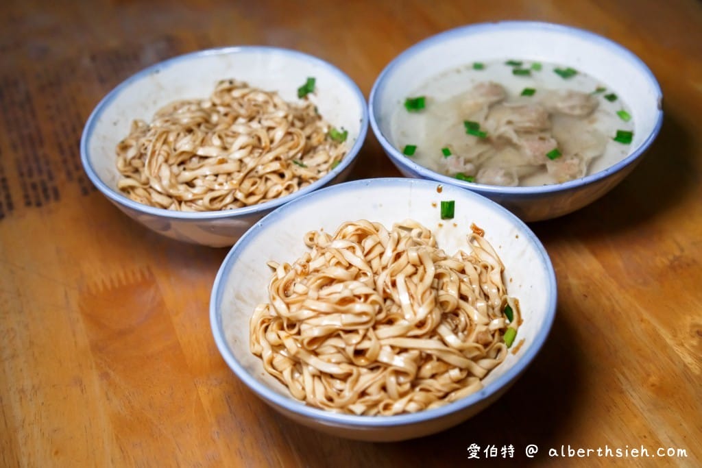 宜蘭頭城美食．阿茂麵攤（五十年老店，有顆粒的古早味黑芝麻麻醬麵好吃）