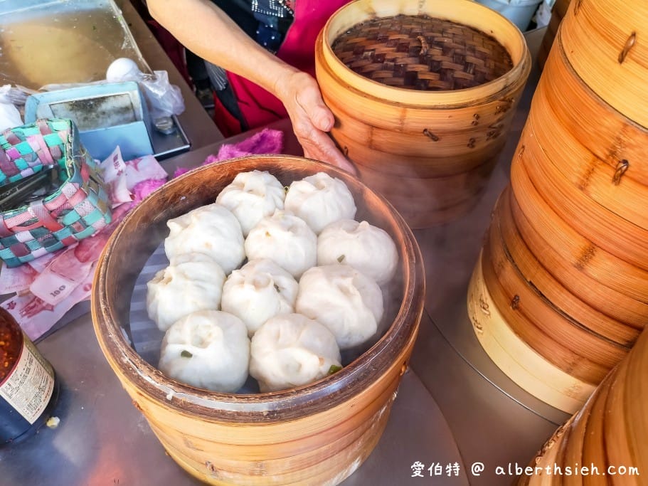 中壢龍岡美食．忠貞祖傳現做小籠包（一籠10顆80元，價錢實惠，人氣排隊名店）