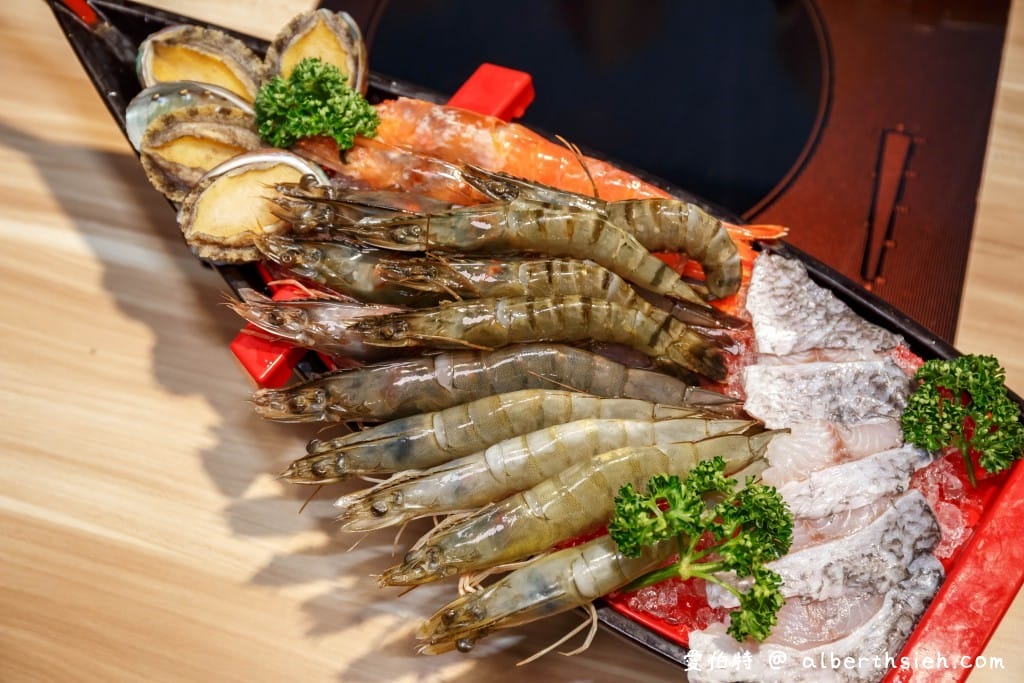 藏王極上鍋物．林口昕境美食（號稱全台肉品最強火鍋，搭配肥美的秋蟹，辦卡再送海鮮戰艦，讓你吃到翻）