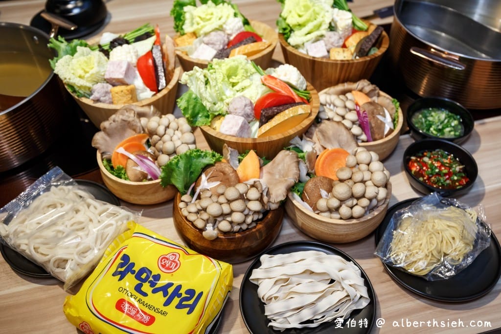 藏王極上鍋物．林口昕境美食（號稱全台肉品最強火鍋，搭配肥美的秋蟹，辦卡再送海鮮戰艦，讓你吃到翻）