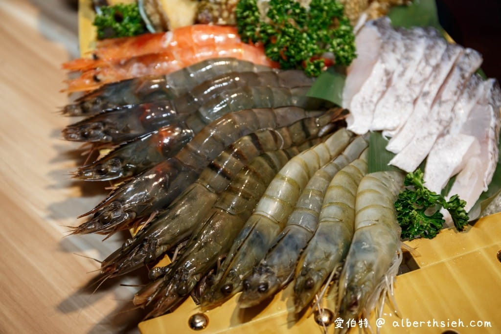 藏王極上鍋物．林口昕境美食（號稱全台肉品最強火鍋，搭配肥美的秋蟹，辦卡再送海鮮戰艦，讓你吃到翻）