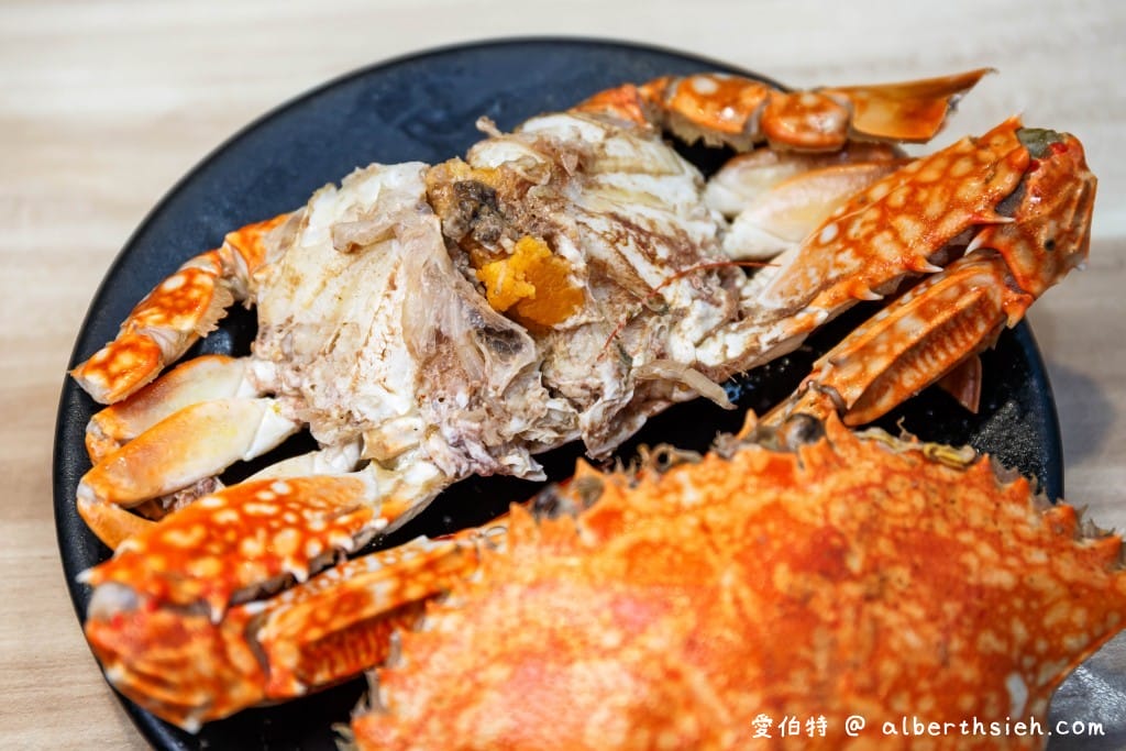 藏王極上鍋物．林口昕境美食（號稱全台肉品最強火鍋，搭配肥美的秋蟹，辦卡再送海鮮戰艦，讓你吃到翻）