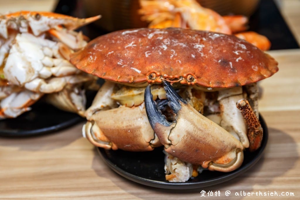 藏王極上鍋物．林口昕境美食（號稱全台肉品最強火鍋，搭配肥美的秋蟹，辦卡再送海鮮戰艦，讓你吃到翻）