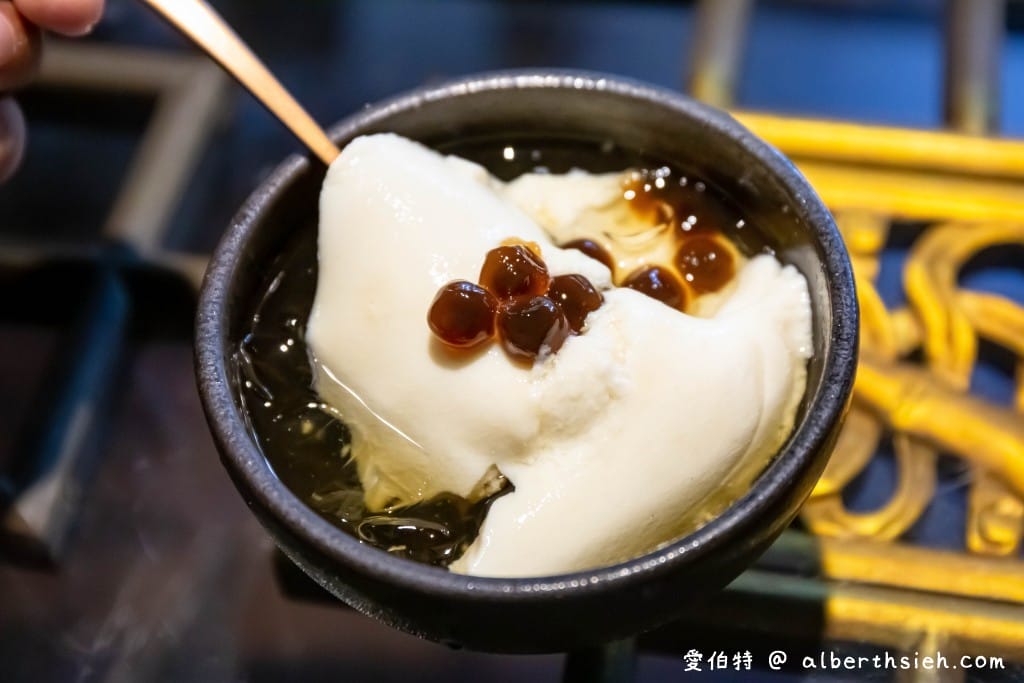 桃園大溪老街美食．灌園草堂十二茶屋（木頭建築環境清靜優美，富有禪意，餐點精緻味道佳）