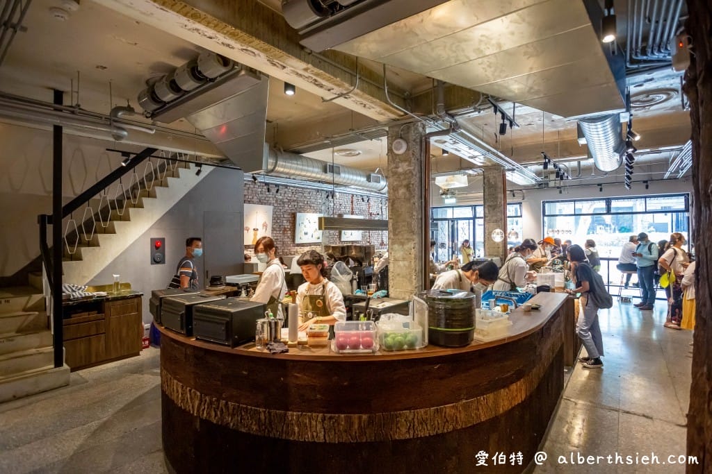 台北興波咖啡華山旗艦店（旅遊雜誌評比世界最棒咖啡館第一名）