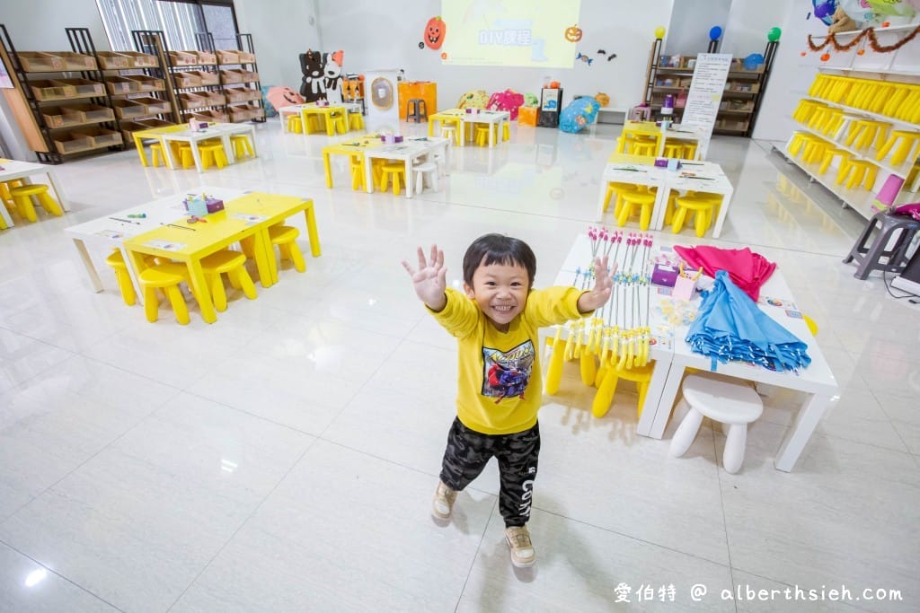 台中親子景點．大振豐洋傘文創館（親子DIY雨傘體驗，組裝以及彩繪打造自己獨一無二的雨傘，室內雨天景點）