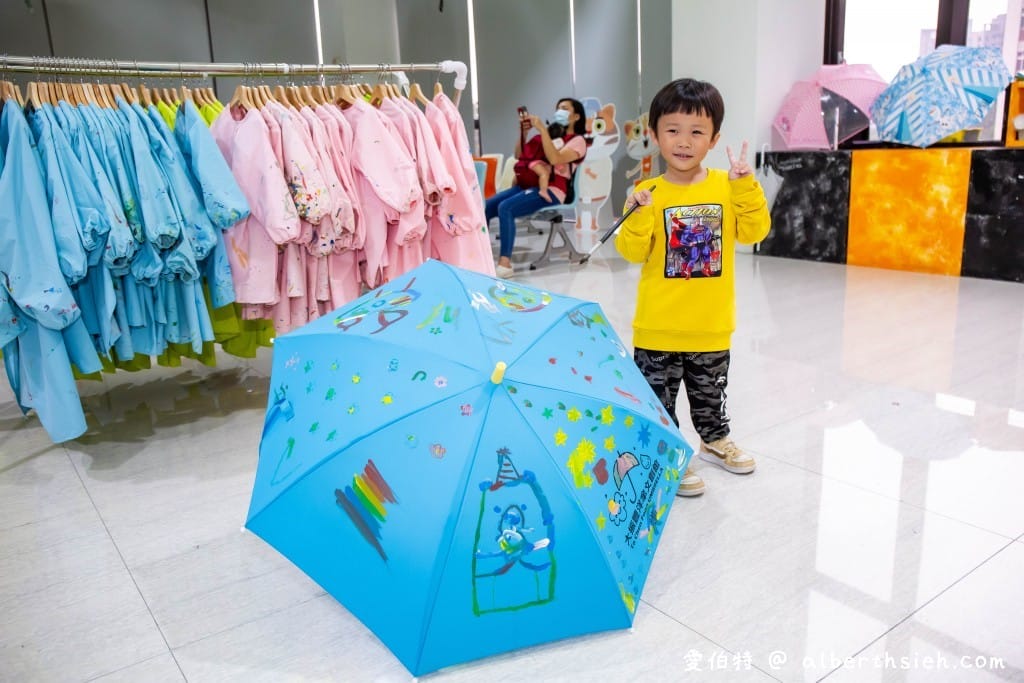 台中親子景點．大振豐洋傘文創館（親子DIY雨傘體驗，組裝以及彩繪打造自己獨一無二的雨傘，室內雨天景點）