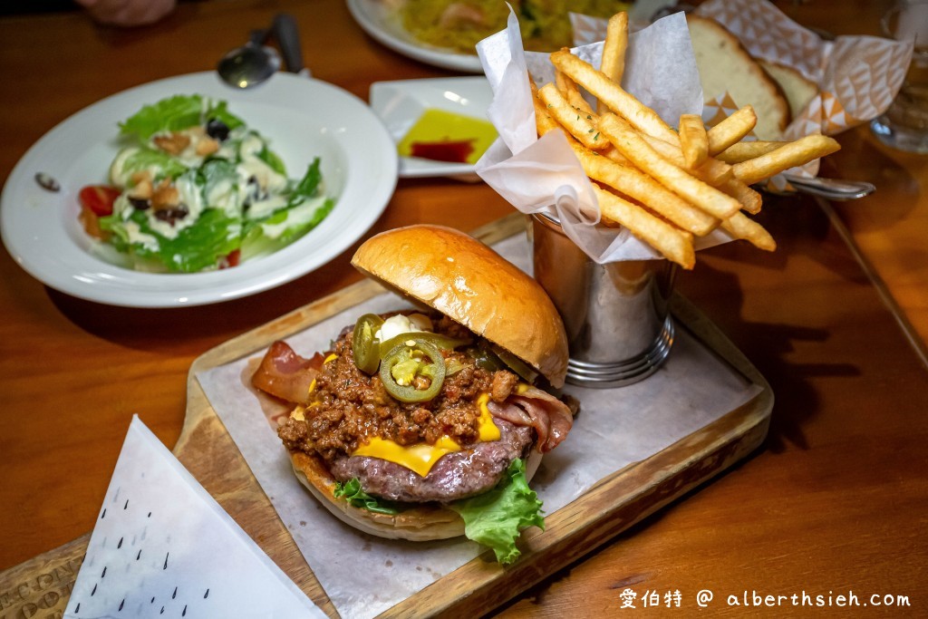 高雄SKM Park美食．貳樓餐廳高雄（坐在木船上用餐，裝潢舒適，餐點有質感） @愛伯特