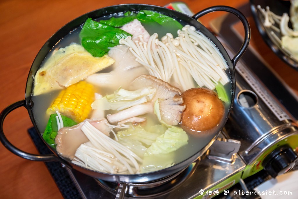 鱻海鮮炭烤火鍋．桃園蘆竹美食（超值商業午餐，螃蟹海鮮小火鍋以及青醬海鮮義大利麵必推） @愛伯特