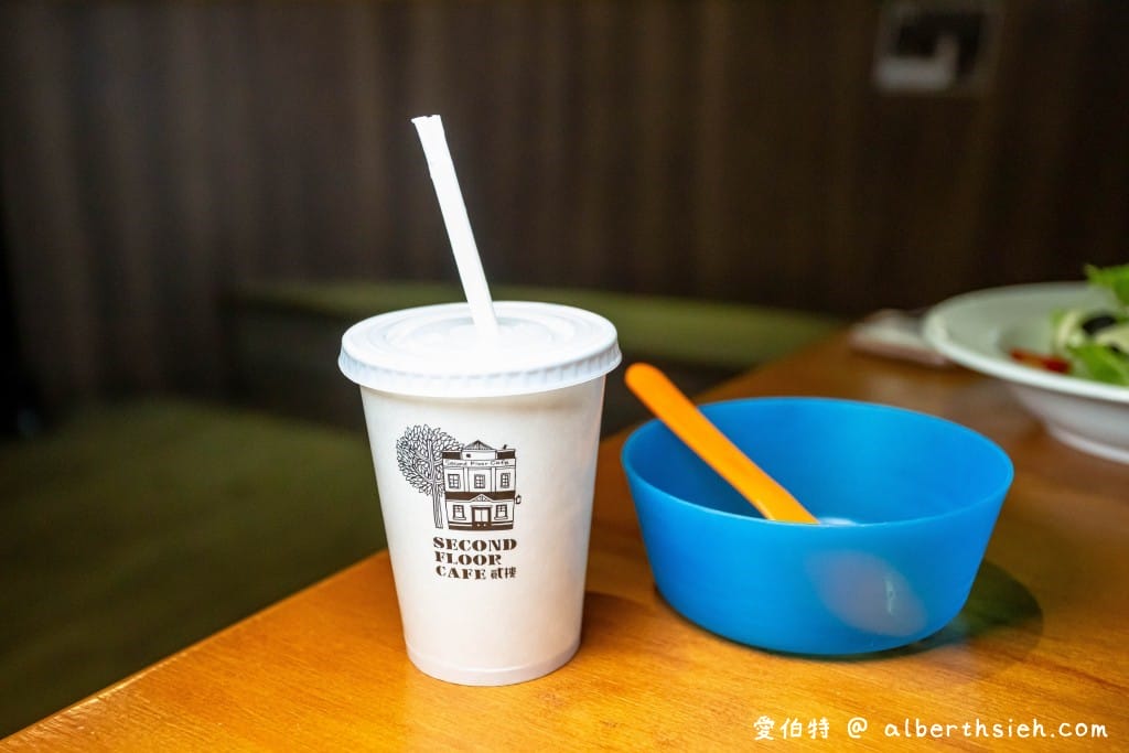 高雄SKM Park美食．貳樓餐廳高雄（坐在木船上用餐，裝潢舒適，餐點有質感）