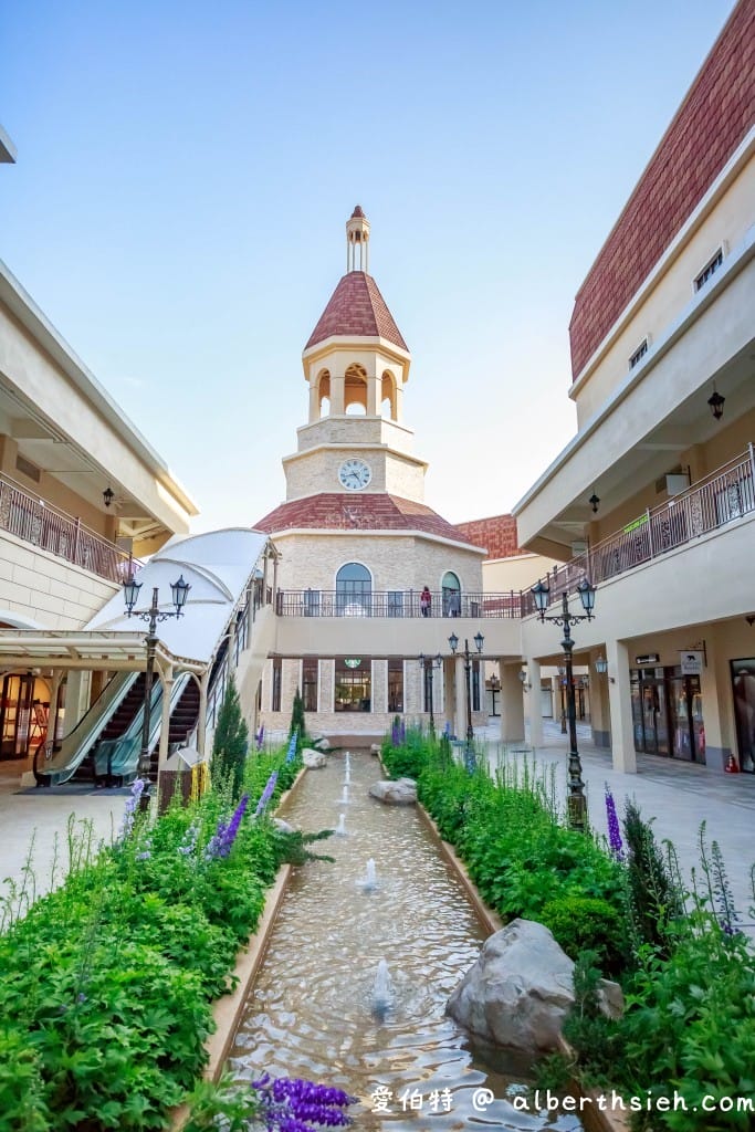 星巴克麗寶鐘樓門市．台中后里麗寶OUTLET（全台首間歐式教堂鐘樓造型，挑高17米吧台）
