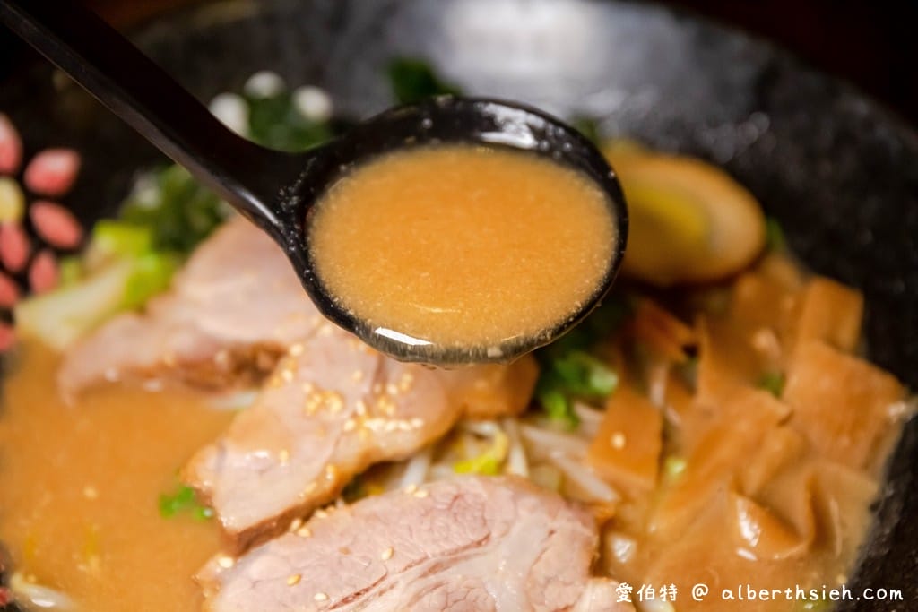 北投必吃美食．滿來溫泉拉麵（新北投捷運站旁，充滿日式懷舊風格，叉燒肉好吃）
