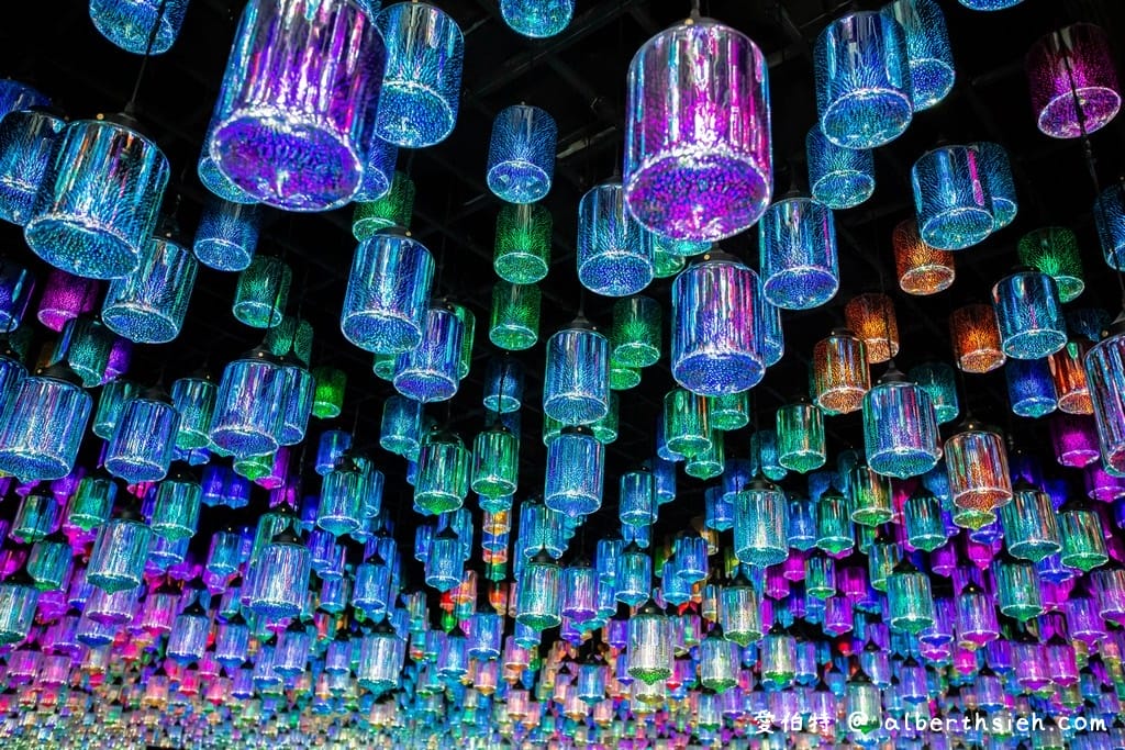台中網美景點．異想新樂園：宙影幻鏡（網美必拍景點，帶你走進繽紛夢幻的世界中）