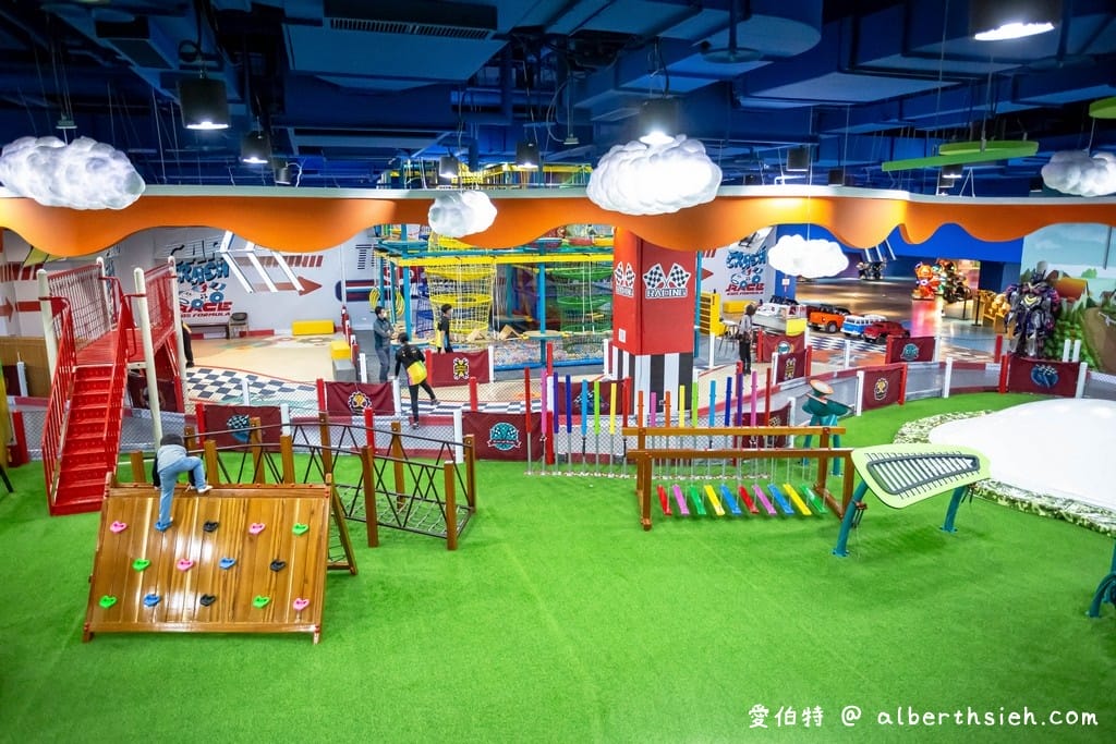 台中網美景點．異想新樂園：宙影幻鏡（網美必拍景點，帶你走進繽紛夢幻的世界中）