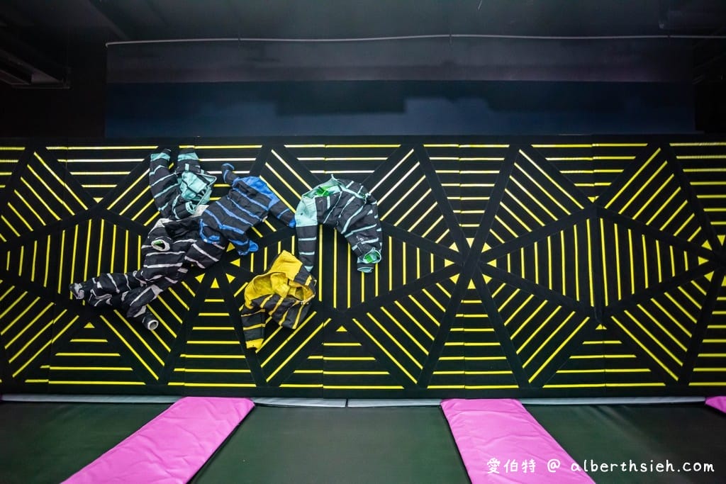 台中網美景點．異想新樂園：宙影幻鏡（網美必拍景點，帶你走進繽紛夢幻的世界中）