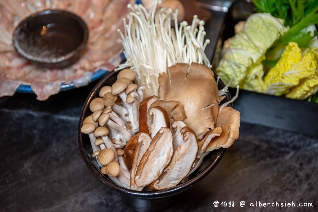 中壢青埔火鍋推薦｜怎麻辣頂級鴛鴦鍋（川味湯頭超推，浴火酒燒桐德黑豚必點） @愛伯特