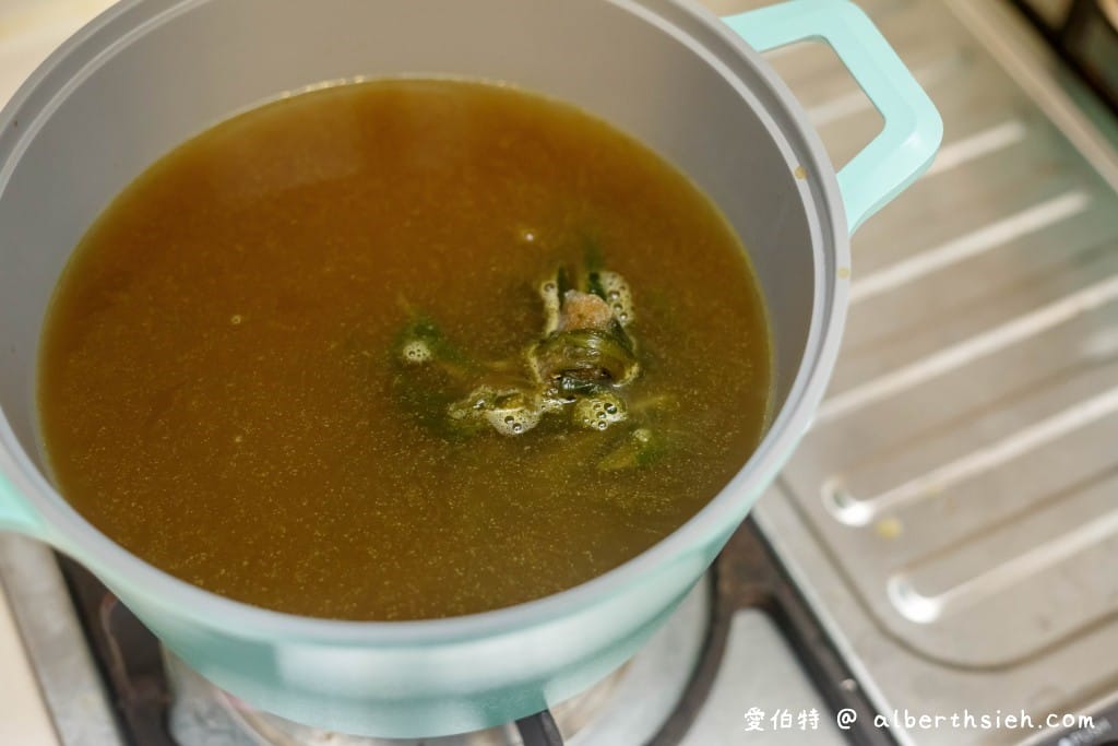 剝皮辣椒雞湯．食譜（微辣中帶點香甜回甘，超開胃）