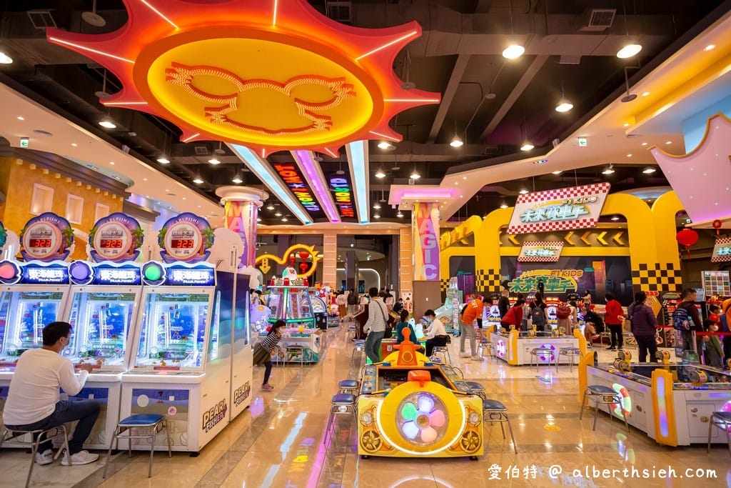 后里麗寶outlet二期．台中OUTLET（義大利異國風情，星巴克鐘樓，吃喝玩樂住一次滿足）