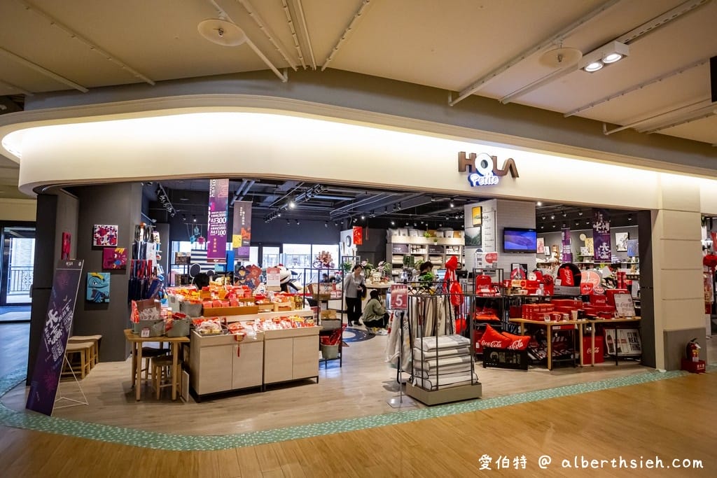 后里麗寶outlet二期．台中OUTLET（義大利異國風情，星巴克鐘樓，吃喝玩樂住一次滿足）
