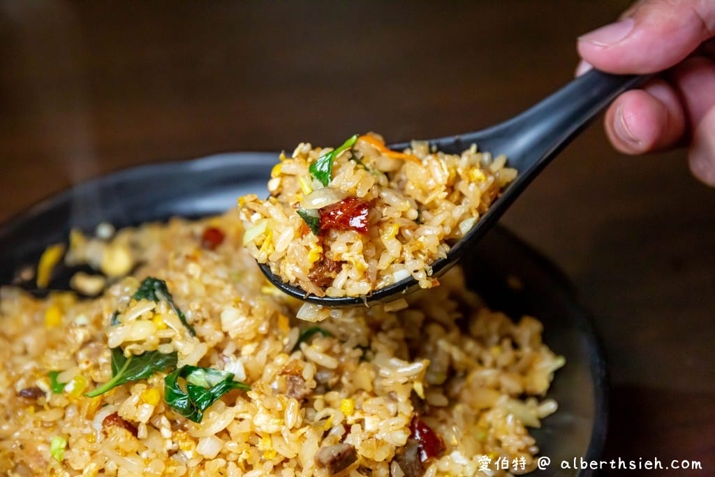 炒味亭炒飯專賣店．桃園美食（加飯不加價，內用白飯吃到飽，台灣炒飯王櫻花蝦炒飯必點）