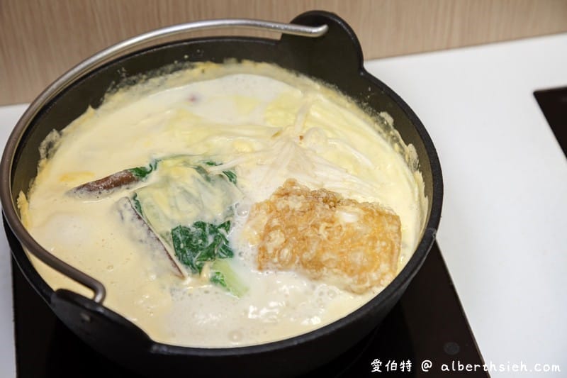 桃園楊梅火鍋超有肉涮涮屋（主打天然高湯，肉盤份量大肉質海鮮都很優質，極推麻辣湯頭）